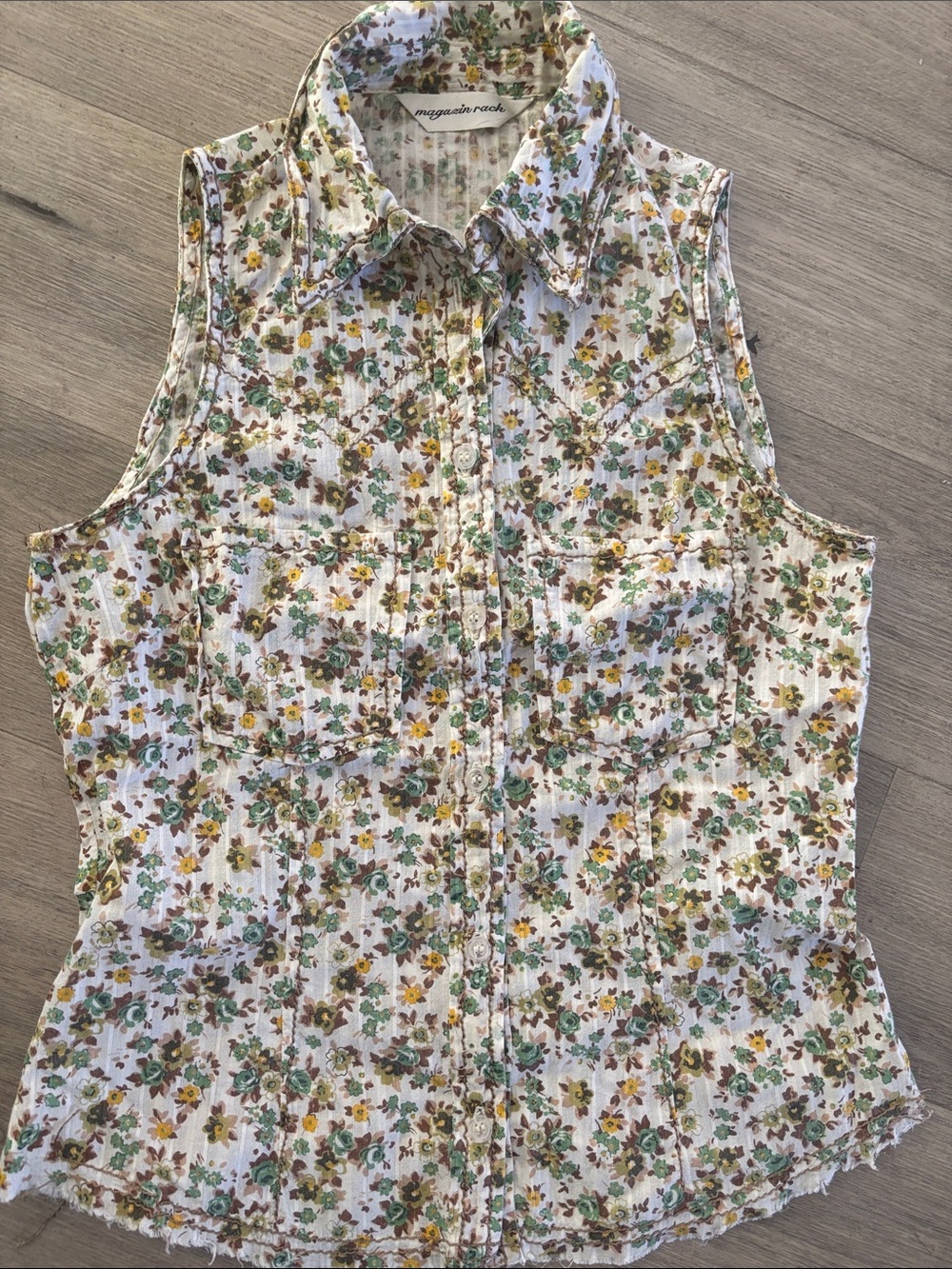 Magnolia Pearl Sleeveless Floral Button-Down Shirt in White